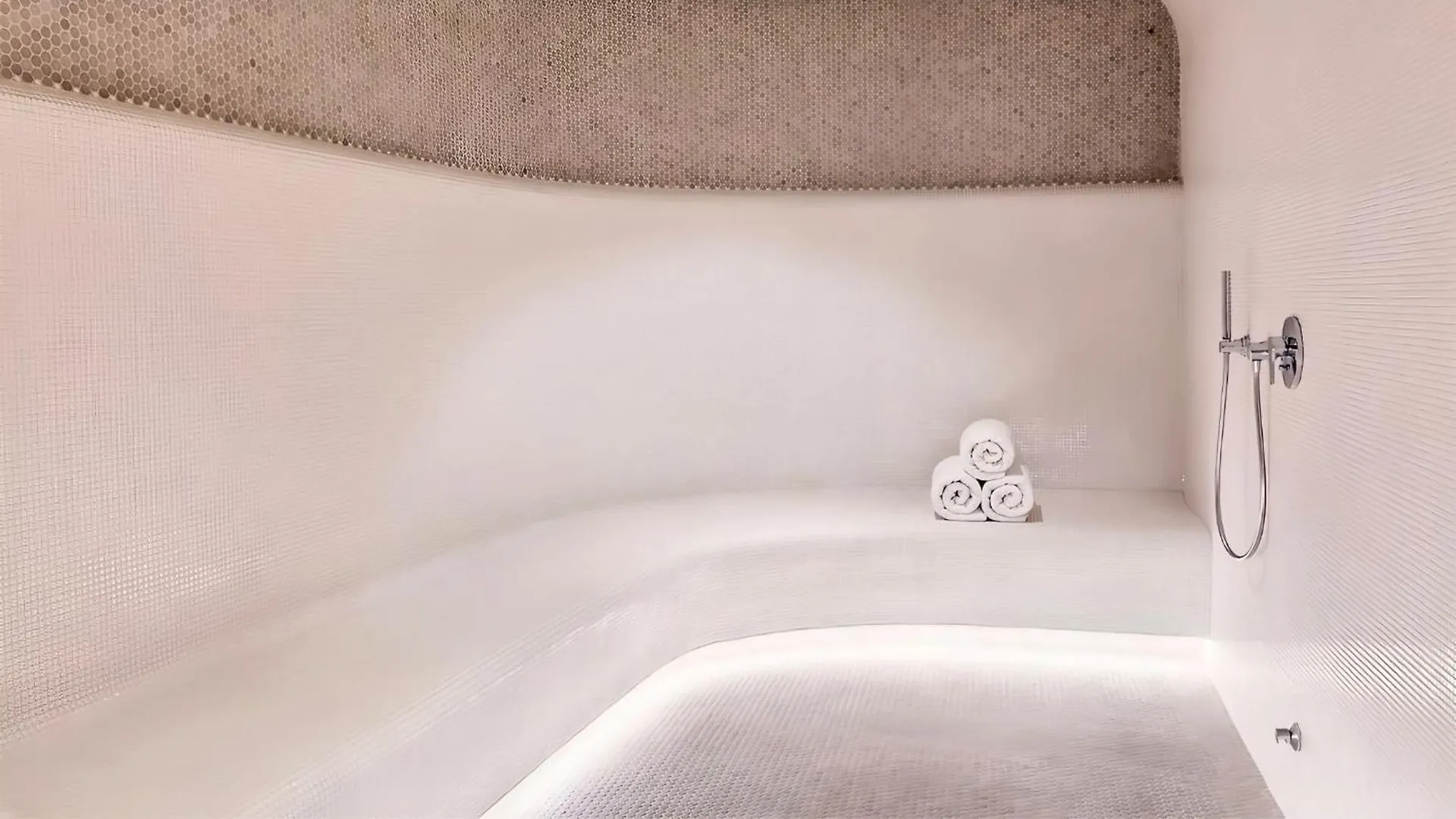 Black Sea Luxury Apartment Batumi