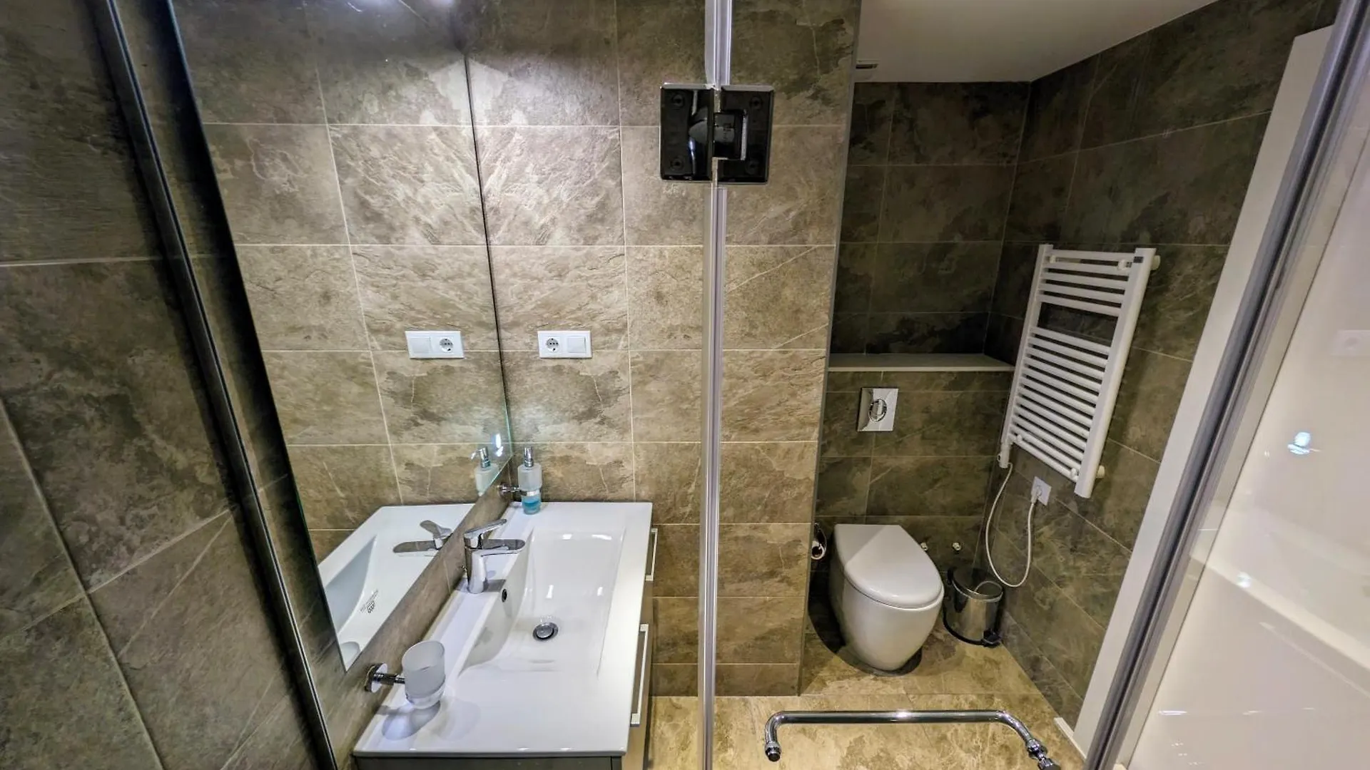 Black Sea Luxury Apartment Batumi